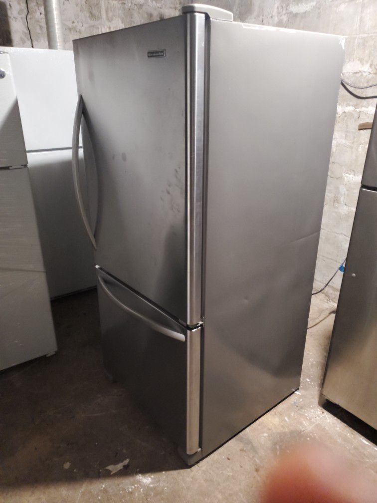 kitchen aid fridge great condition 90 days warranty  ready  to deliver. free drop off warranty