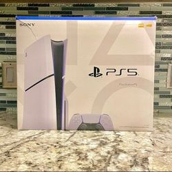 PS5 SLIM DISC NEW IN BOX AND 73"MITSUBISHI 1080P PROJECTION TV WITH MATCHING STAND AND REMOTE $850 FINAL PRICE SEE 👀 ALL PICTURES 