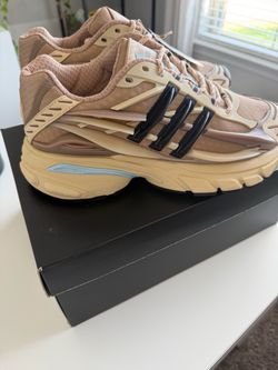 Pharrell x adidas Adistar Jellyfish "Crystal Sand"