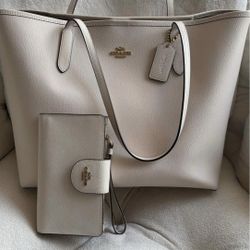 Coach Tote & Wallet •