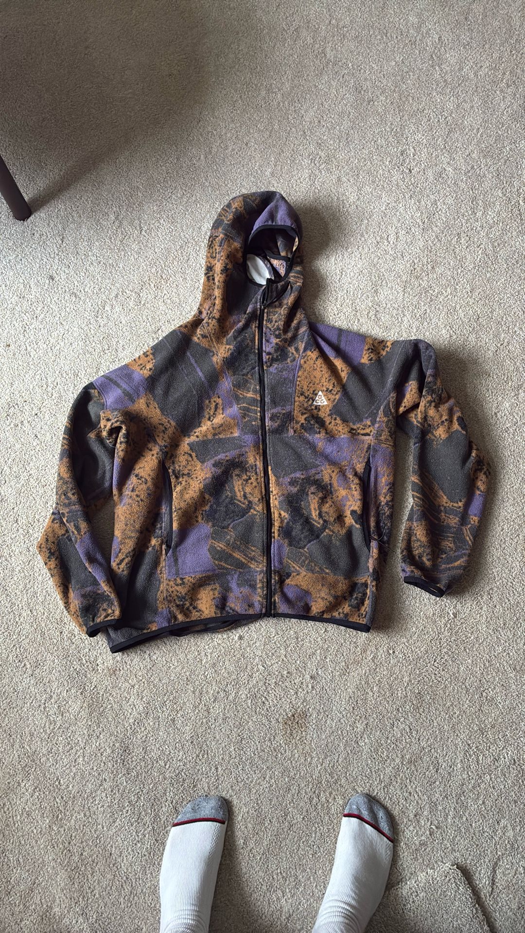 Large NIKE MEN THERMA-FIT ACG WOLF TREE HOODY (CANYON PURPLE / BLACK / WHITE)