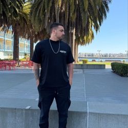 ESSENTIALS
Classic Short Sleeve Tee