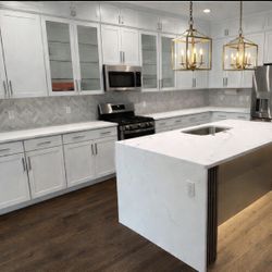 Epoxy Resin And Refinished Cabinets 