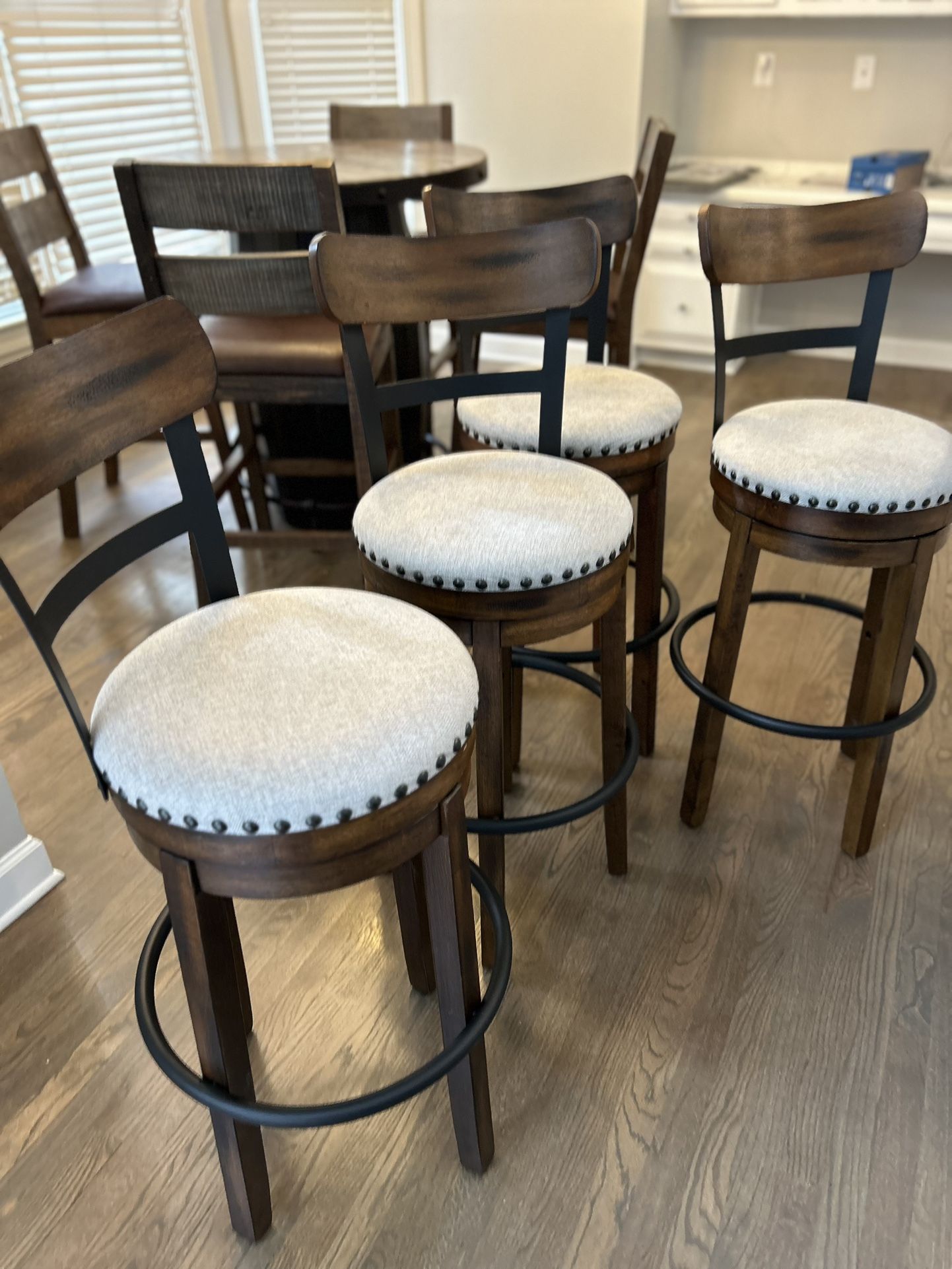 Woodstock Furniture 4 Mid Back Bar Stools!
