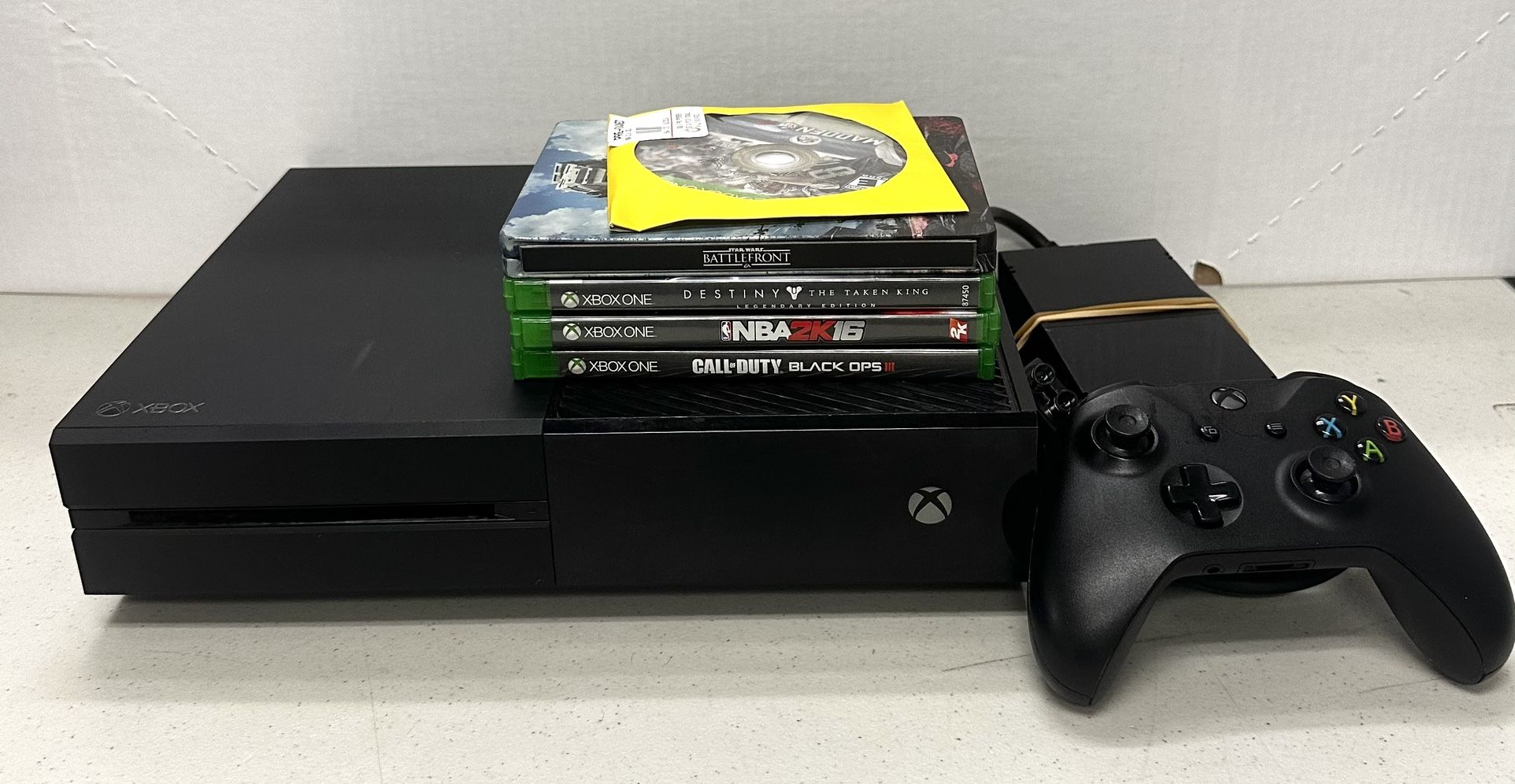 Microsoft Xbox One 1TB bundle with 1 controller and 5 games