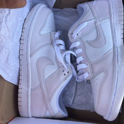 Nike Dunks 