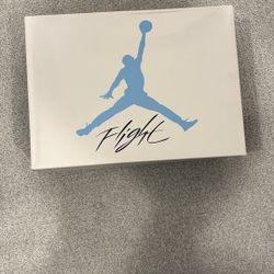 Jordan 4 universals