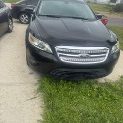 2010 Ford Taurus
