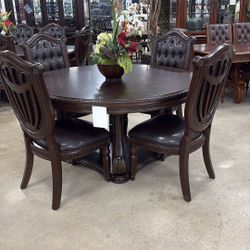 Round Table With 4 Chairs 