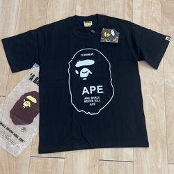 Brand new Bape tee size small 40$
