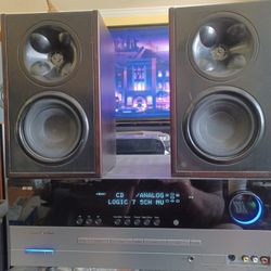 HARMAN KARDON AVR-147 5.1 CHANNEL HOME THEATER RECEIVER WITH HDMI PORTS NO REMOTE AND KLIPSCH WB14 BOOKSHELF SPEAKERS $500  FINAL PRICE 