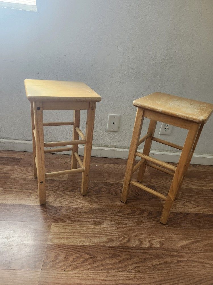 2 Stools End Tables Tv Tables