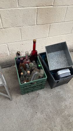 Free stuff. Must come now. 90012 Los Angeles