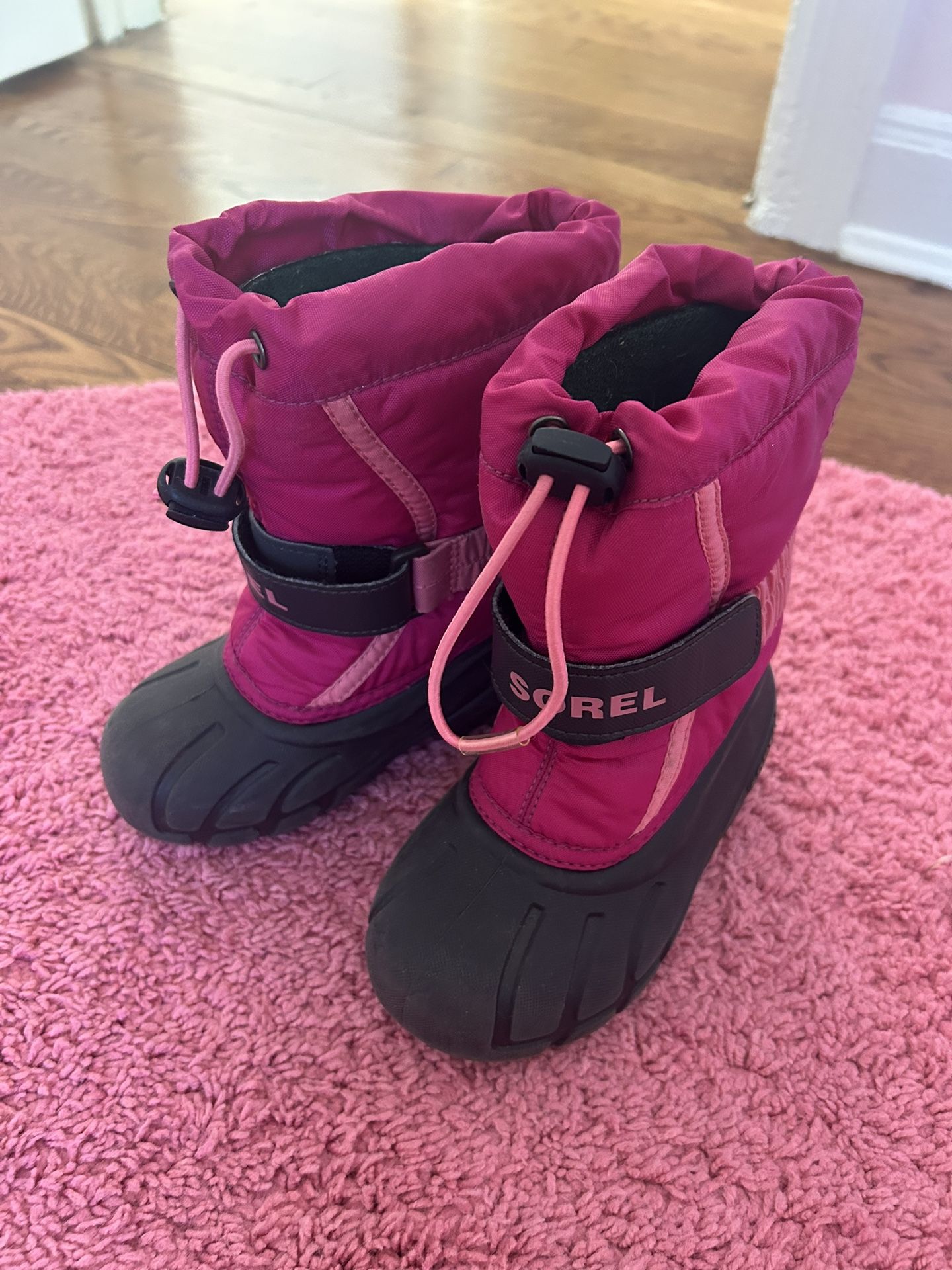 Sorel Snow Boots Size 9 (little kid, ages 3-5)