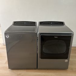 (FREE DELIVERY 🚚) Whirlpool Washer And GAS Dryer 