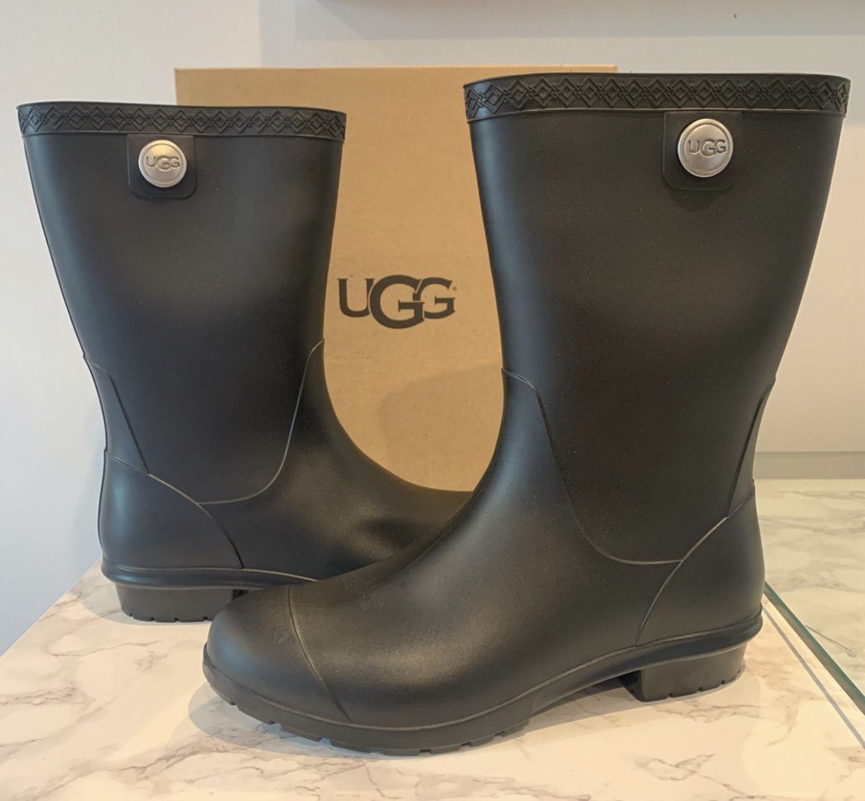 Size 7 Black UGG classic rain boots. Worn Once.