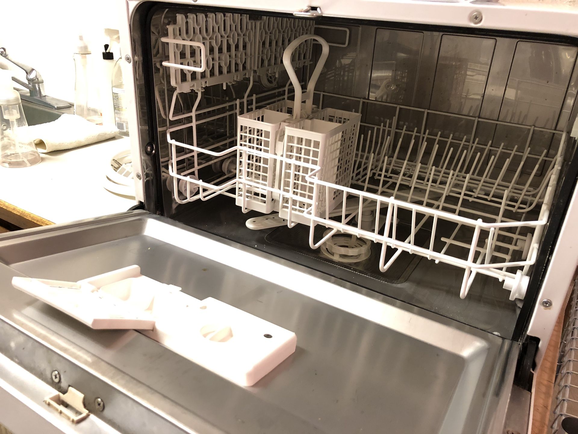 Countertop Dishwasher (SPT SD-2201)