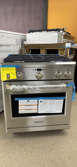 Monogram 30” Gas Range!! MAKE REASONABLE OFFER!!