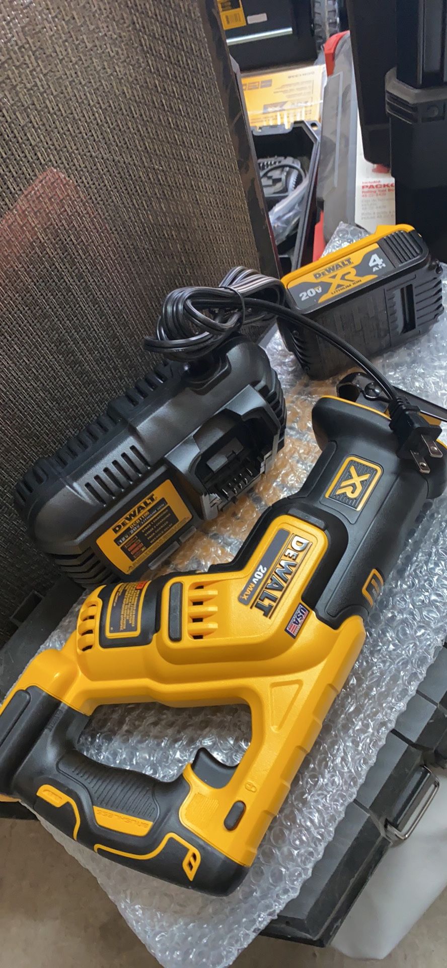 DEWALT 20 Volt MAX XR Lithium Ion Cordless Brushless Compact