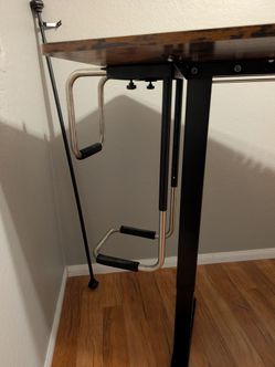 Standing desk