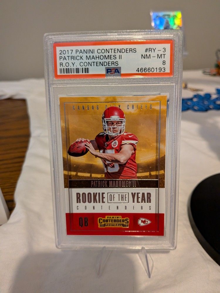 2017 Patrick Mahomes Rookie PSA 8