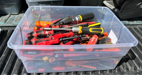 Mixed Lot of Screwdrivers – DeWalt, Ironton & More
