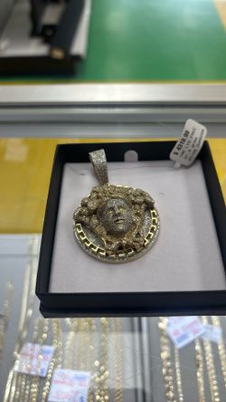 Medusa pendent