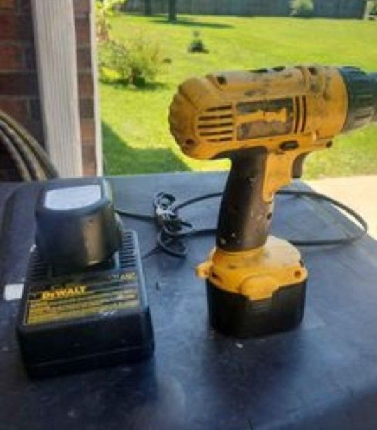 dewalt dc727 drill with charger 2 batteries dewalt tool bag for Sale in White House TN OfferUp