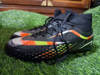 Kids size 5youth soccer cleats