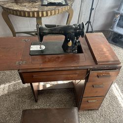 1948 Singer Sewing Machine