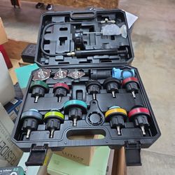 18- Piece Water Tank Pressure Leak Tester Kit 