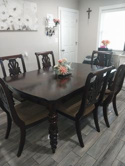 Dinning Table