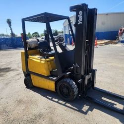 Yale Forklift 5000# Capacity 3 Stage 