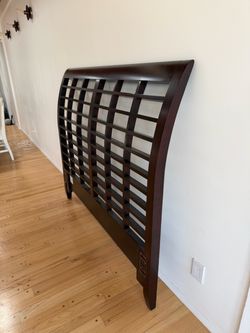 Queen Bed, Dark Wood Lattice Headboard, footboard, and side rails