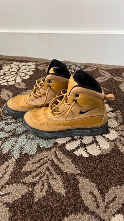 Nike ACG Woodside 2 High GS boots