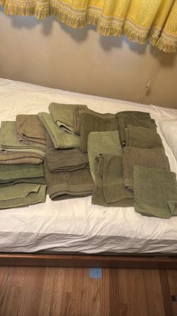 Lot of Vintage US Army Issued Towels
