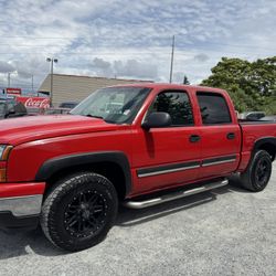 2007 Chevrolet Silverado (Classic) 1500 Crew Cab LT Pickup 4D 5 3/4 ft 4x4 223k miles Clean title  Runs great  253-444-7219 Parks-motors. Com 