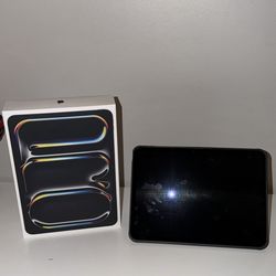 iPad Pro 11-inch M5 Like new