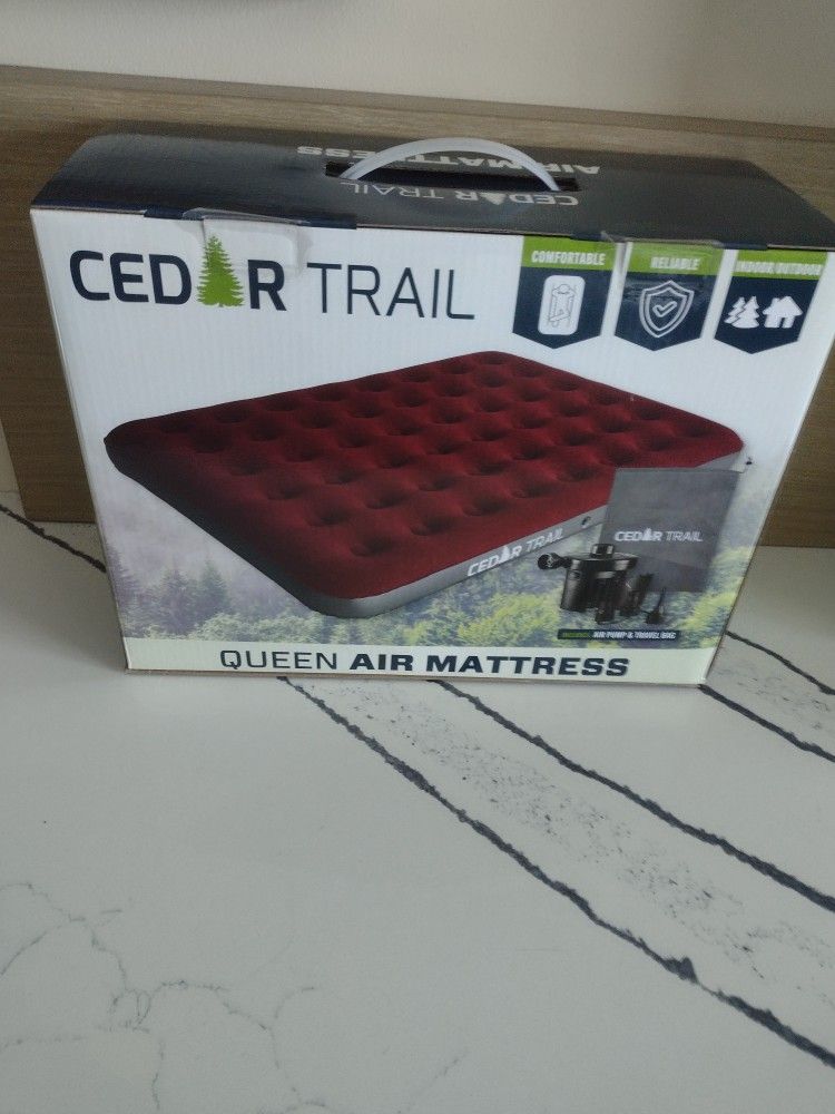 Air Mattress Queen Cedar Trail Comes With Air Pump & Travel Bag. Cash Porch Pickup Redmond