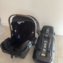 NUNA Car seat & Base