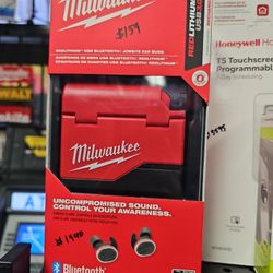 Milwaukee
REDLITHIUM USB Bluetooth Jobsite Ear Buds