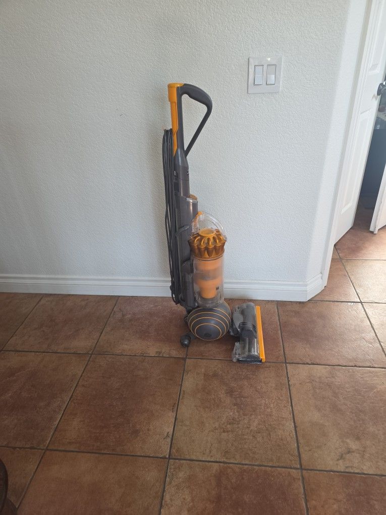 Dyson Ball Multi Floor 2 upright vacuum cleaner