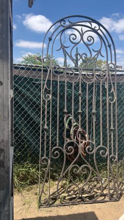 Solid rod iron, one station and one door same size