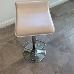 Swivel Bar Chair
