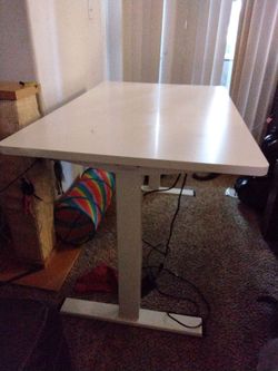 Electric adjustable height work station or table
