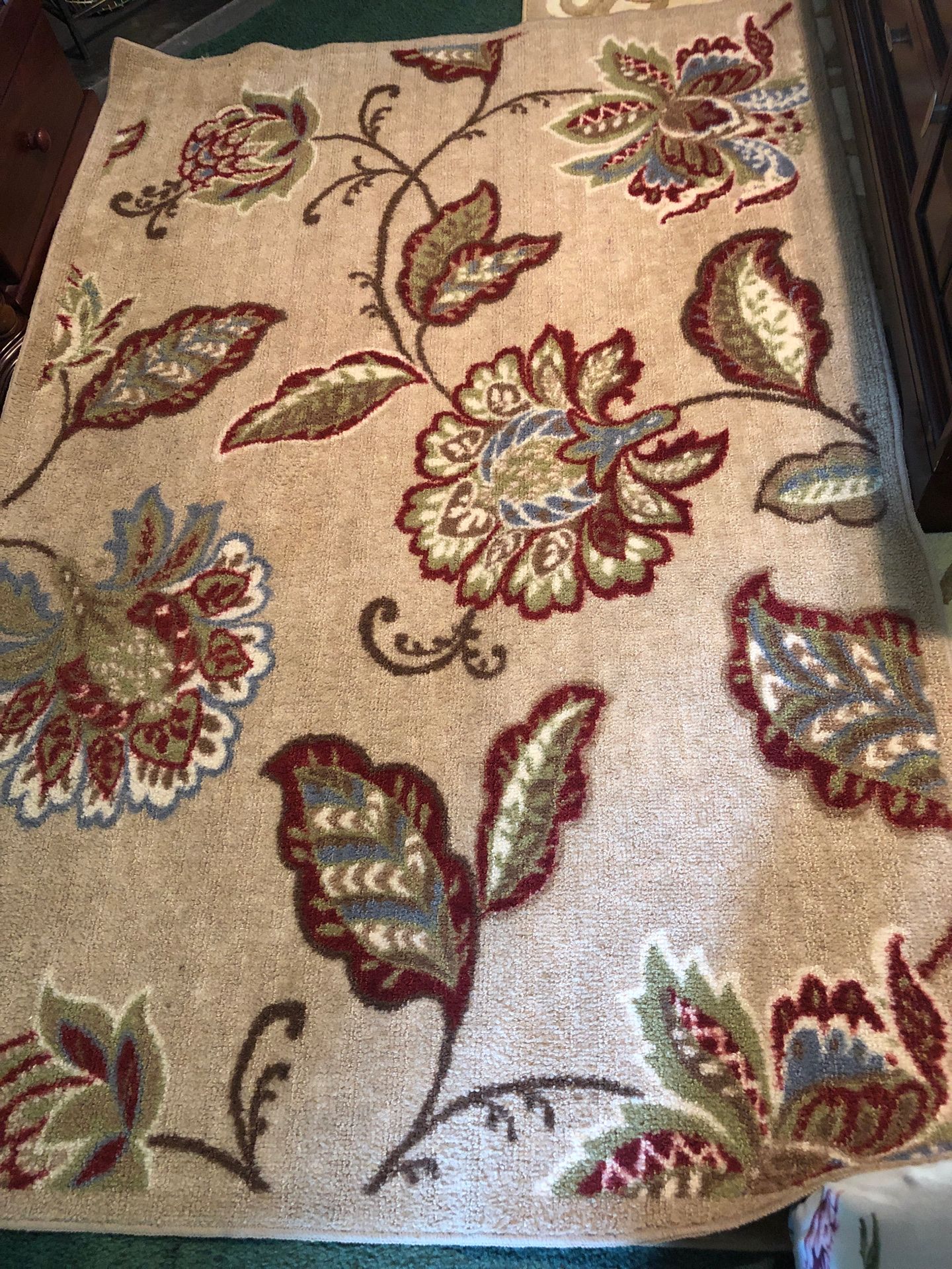 Beautiful 5x6 area rug