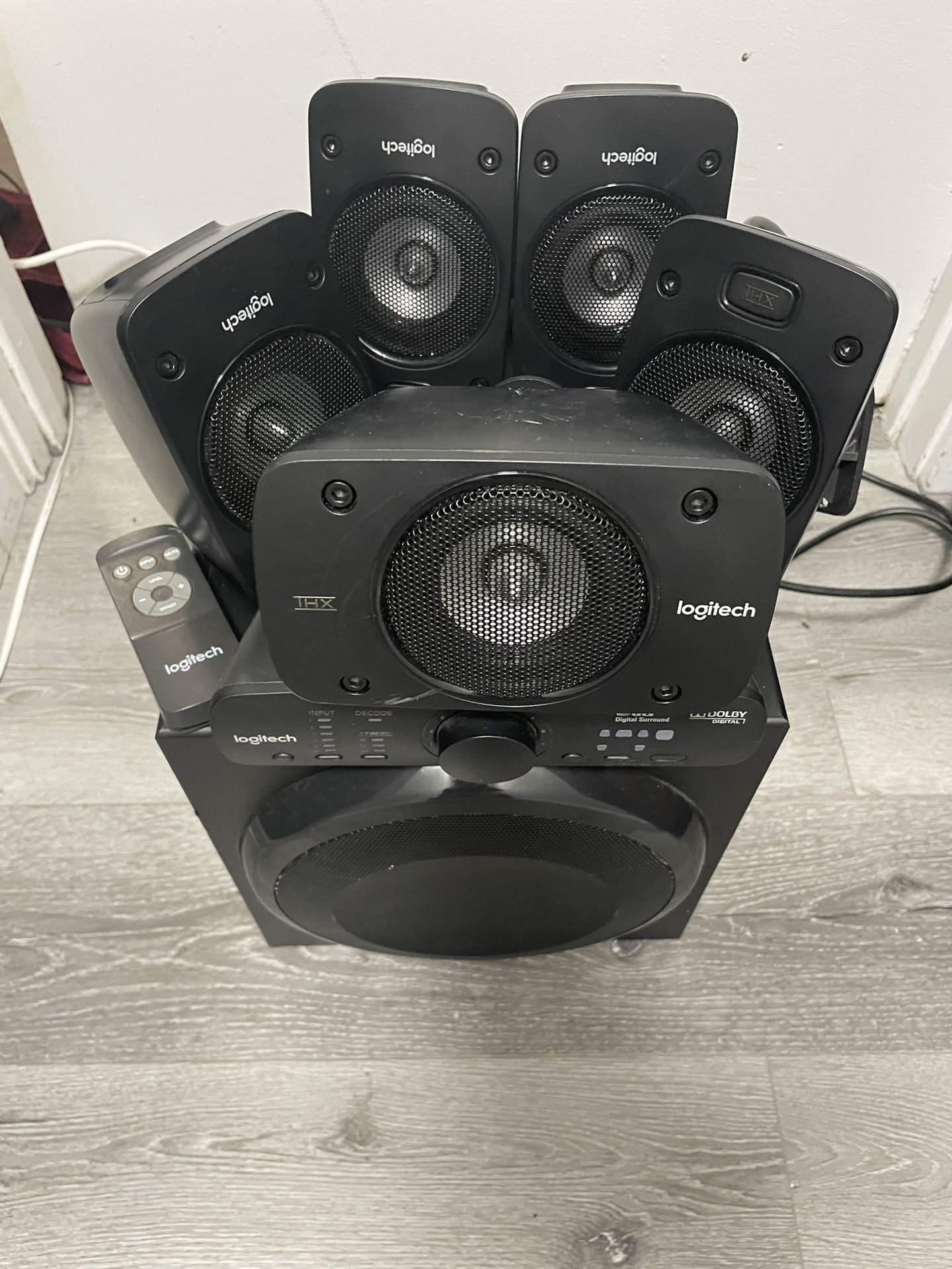 Logitech Z906 5.1 Ultimate THX Surround Sound Speaker System