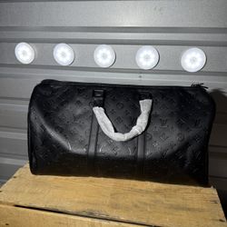 LV Duffle Bag Monochrome 
