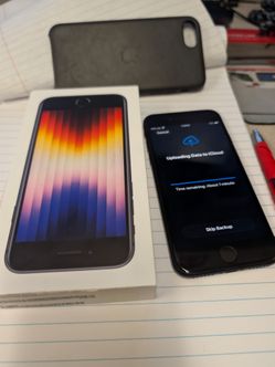 iPhone SE 3rd gen unlocked with leather case
