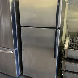 Ge 18 Cu Ft Top Freezer Refrigerator Apartment Size